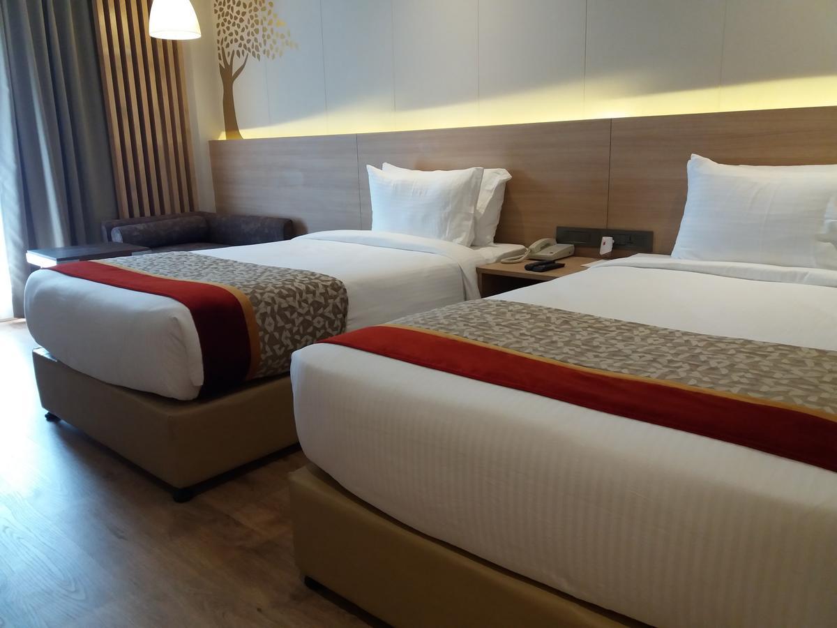 Отель Oaks Bodhgaya Экстерьер фото