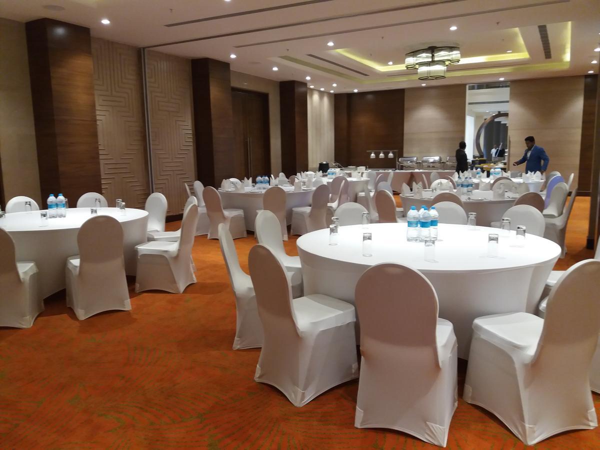 Отель Oaks Bodhgaya Экстерьер фото