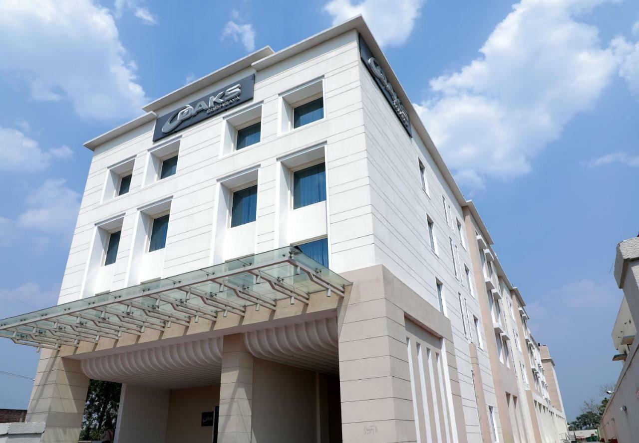 Отель Oaks Bodhgaya Экстерьер фото
